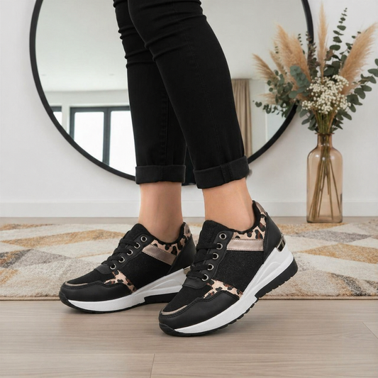 Zwarte sneaker met dierenprint 